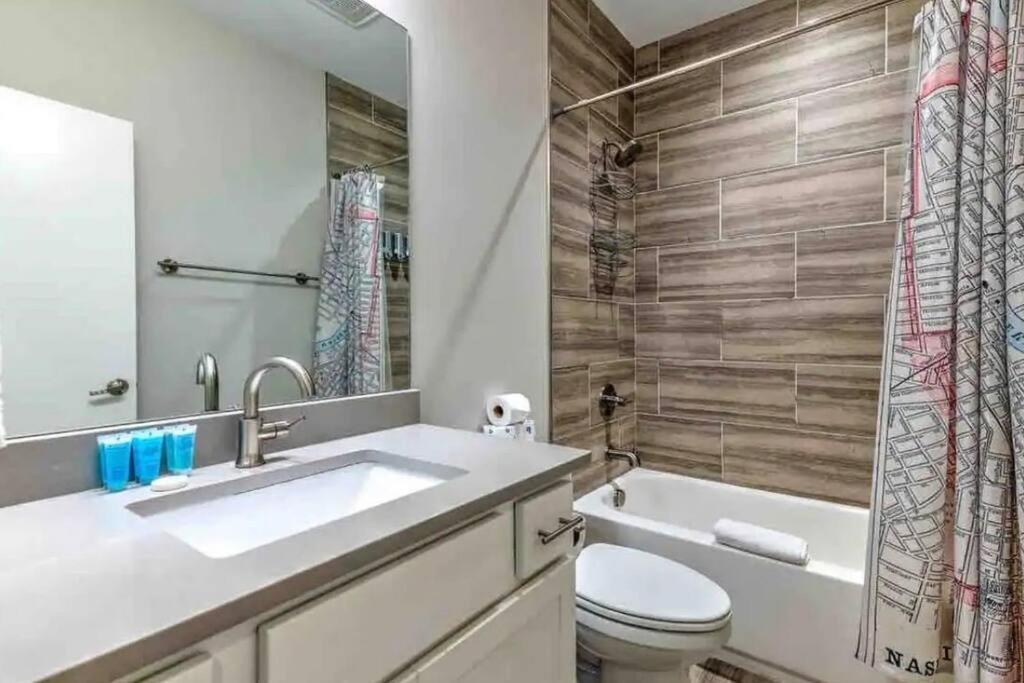 North Luxury Home! Perfect For Large Groups! * Nashville