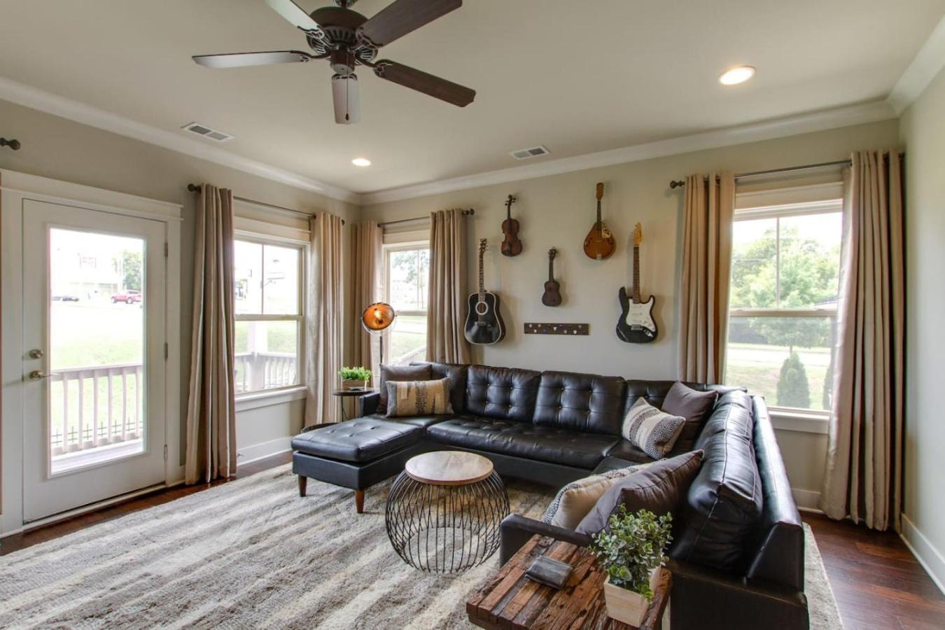 Holiday home Downtown Dream Extra Bedding Minutes To Broadway *