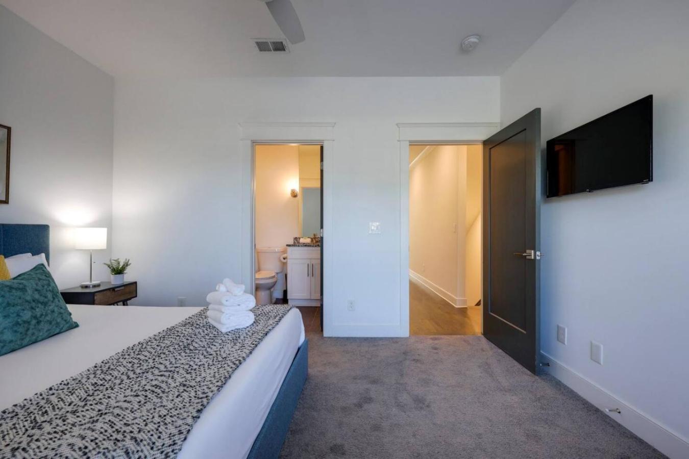 Holiday home Double Townhomes Elegant Design Big Groups *