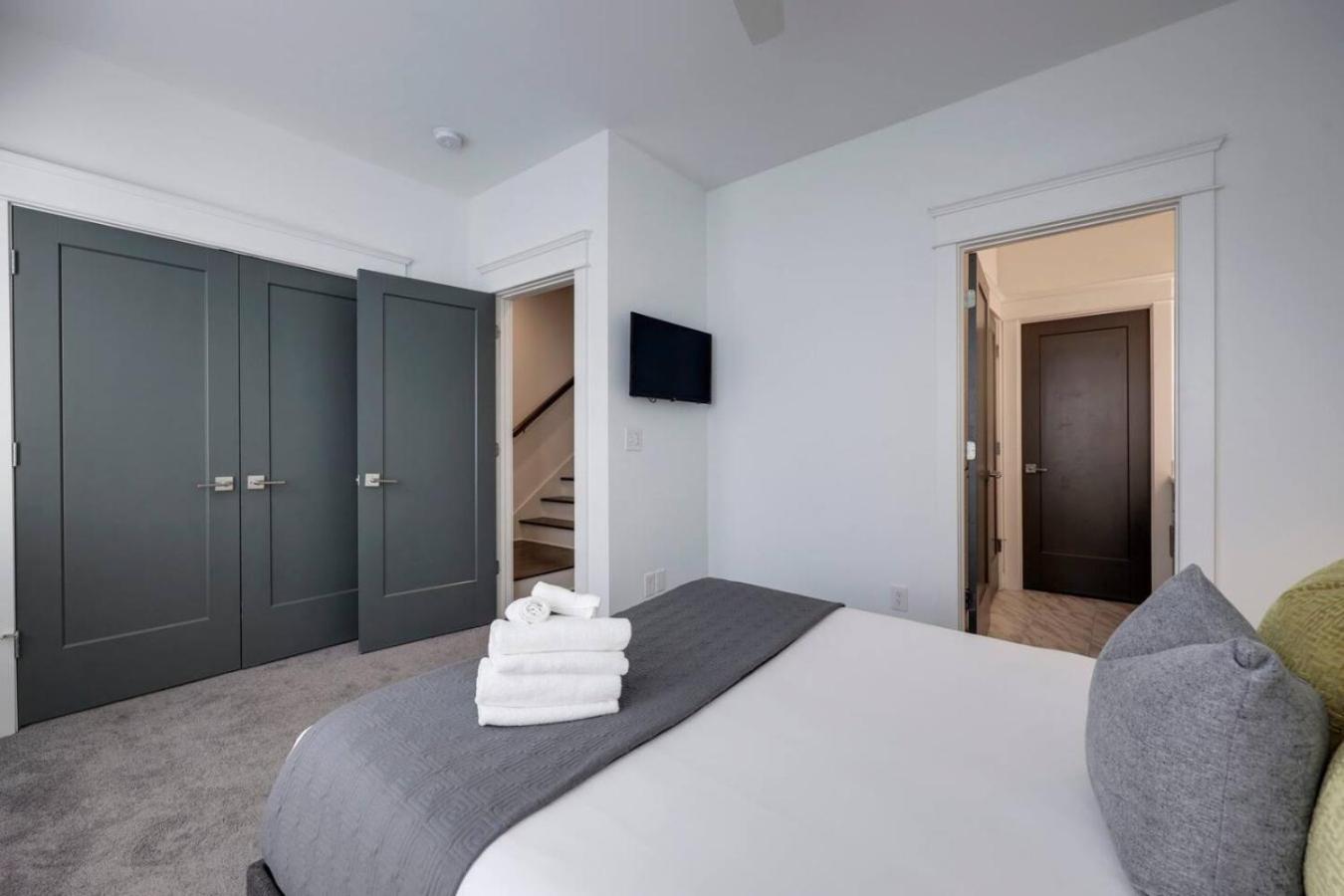 Double Townhomes Elegant Design Big Groups Nashville