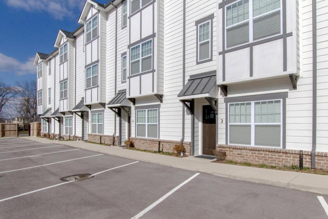 Double Townhomes Elegant Design Big Groups Nashville