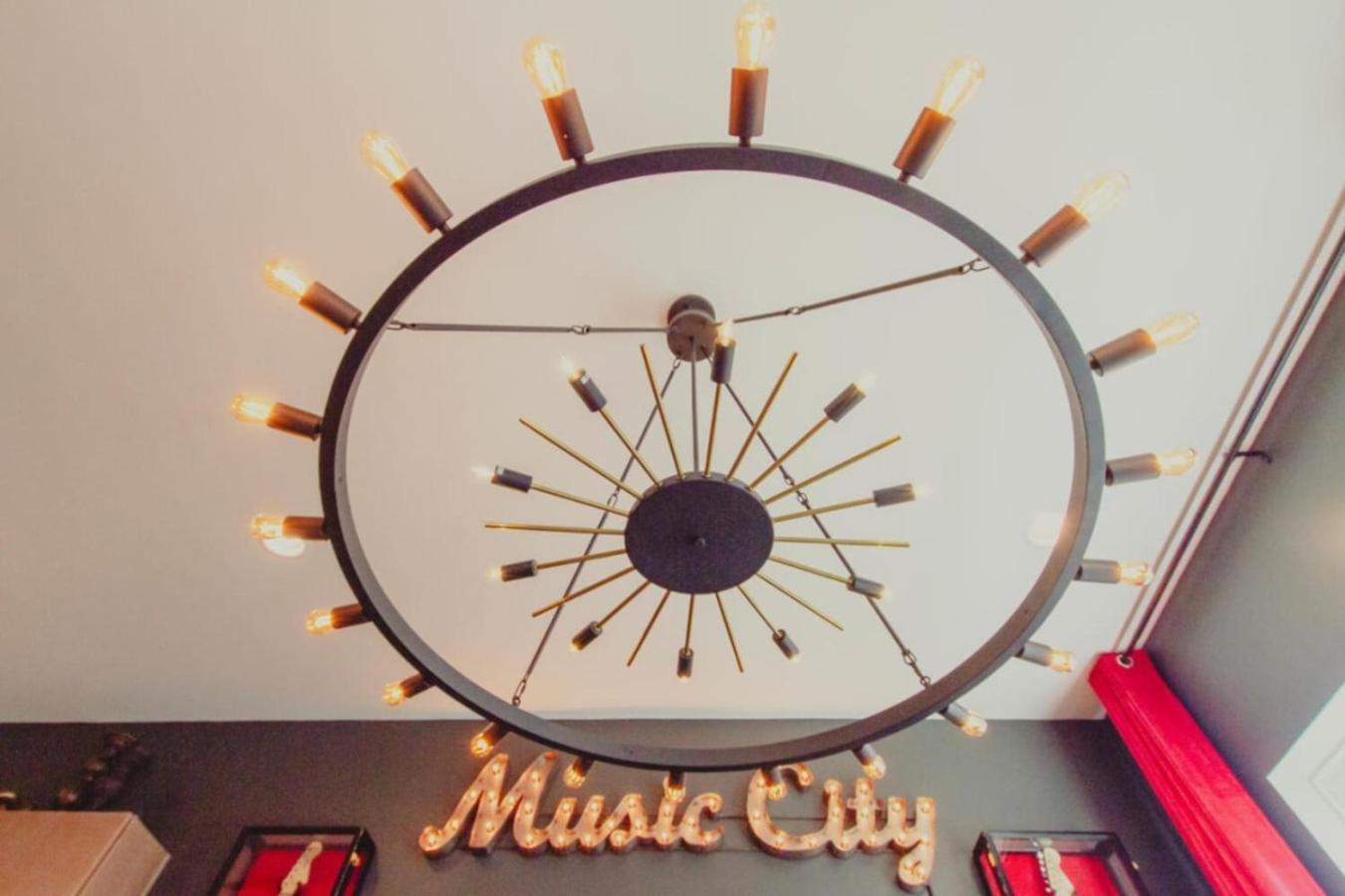 Rooftop Skyline Views With Ping Pong Holiday home Nashville
