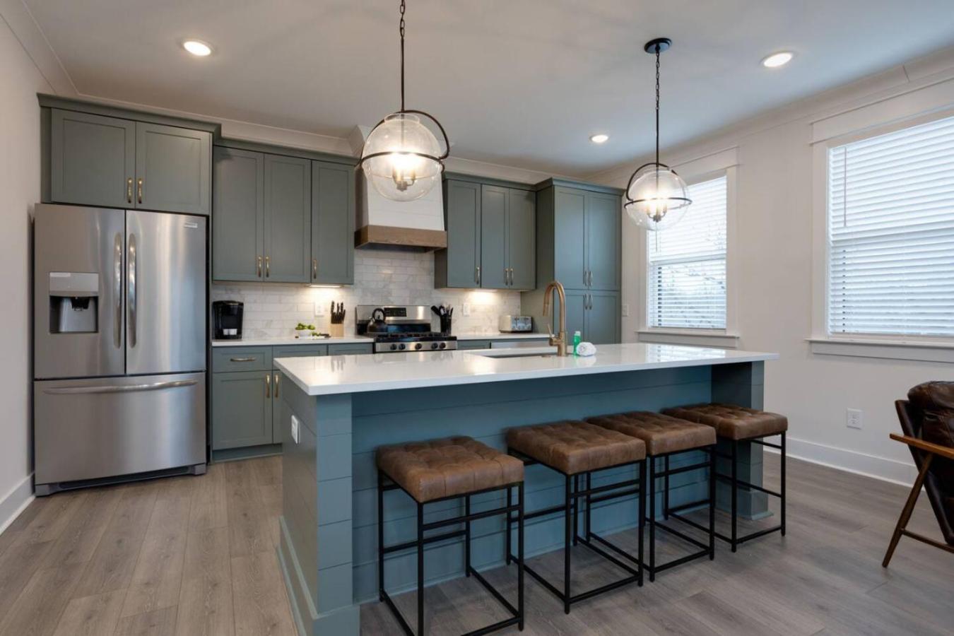 Premier Townhome East Minutes Downtown Holiday home *