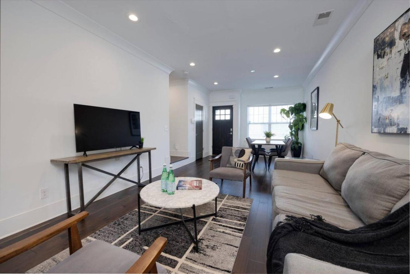 Two Gorgeous Homes Twenty Guests Amazing Location Holiday home *