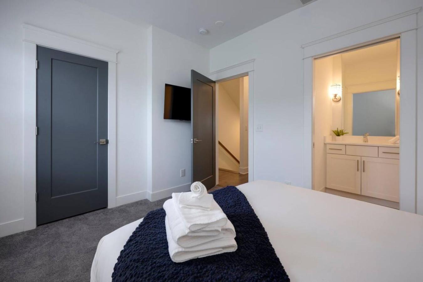 Two Gorgeous Homes Twenty Guests Amazing Location * Nashville