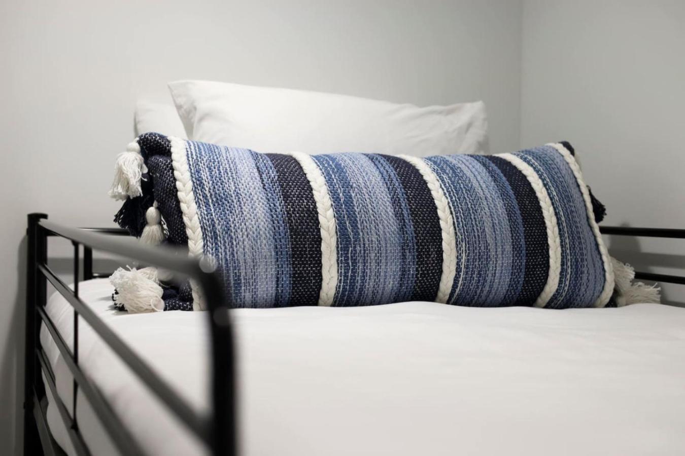 Two Gorgeous Homes Twenty Guests Amazing Location Holiday home