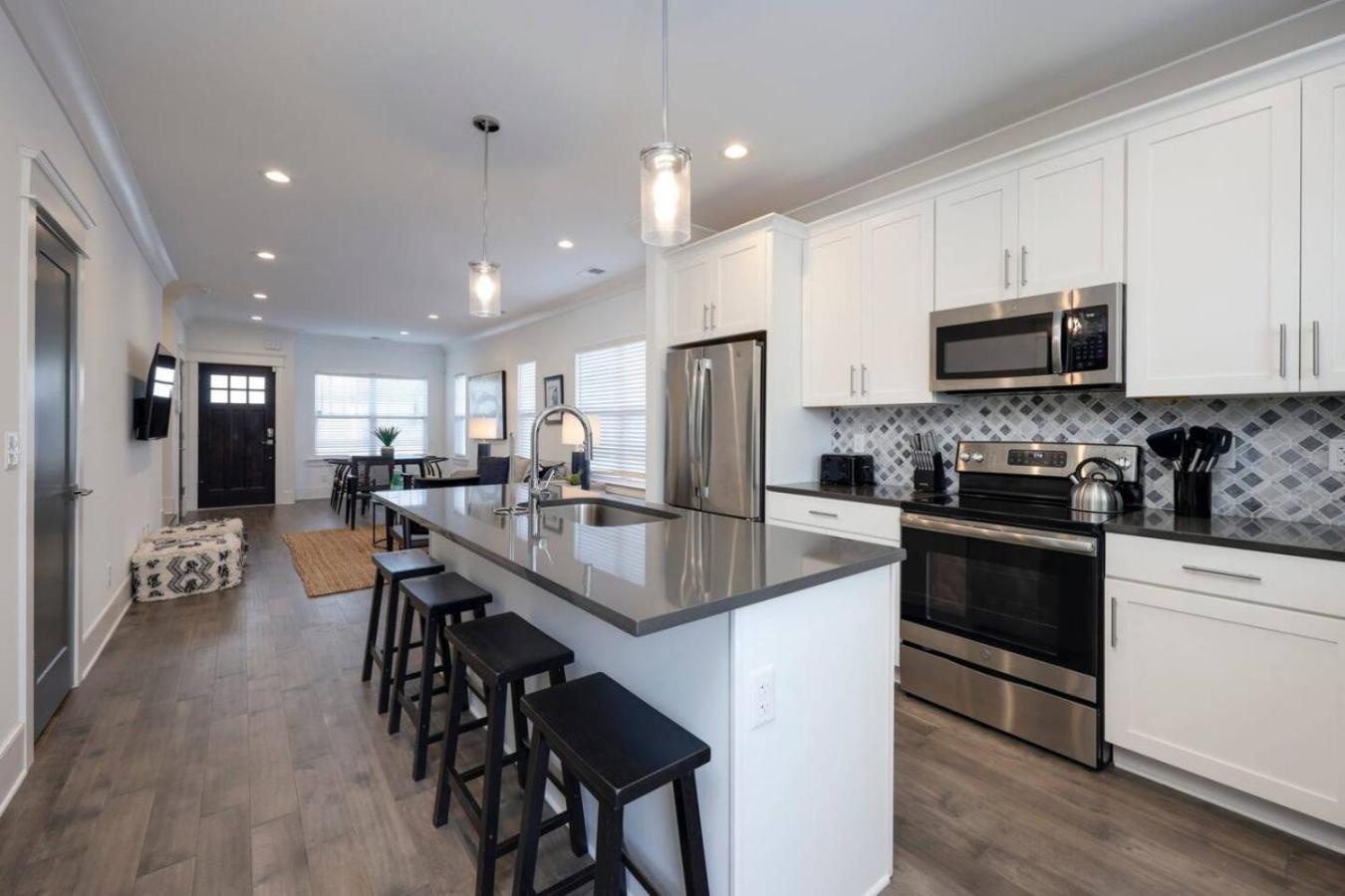 Two Gorgeous Homes Twenty Guests Amazing Location Nashville