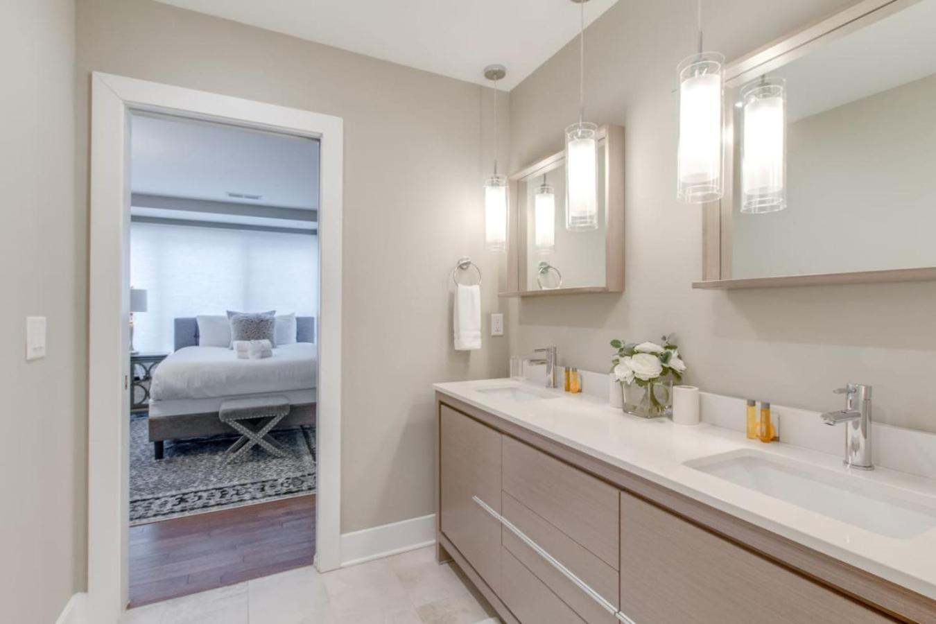 Ultra Luxury Minutes To Broadway Comfy Beds Holiday home Nashville