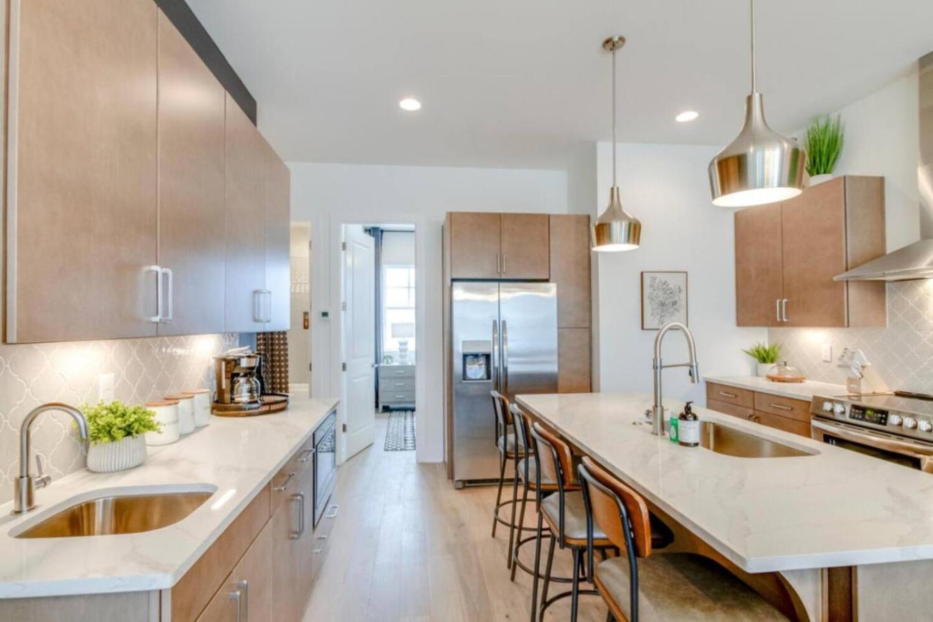 Skyline Serenity Rooftop Patio With Ping Pong Holiday home Nashville