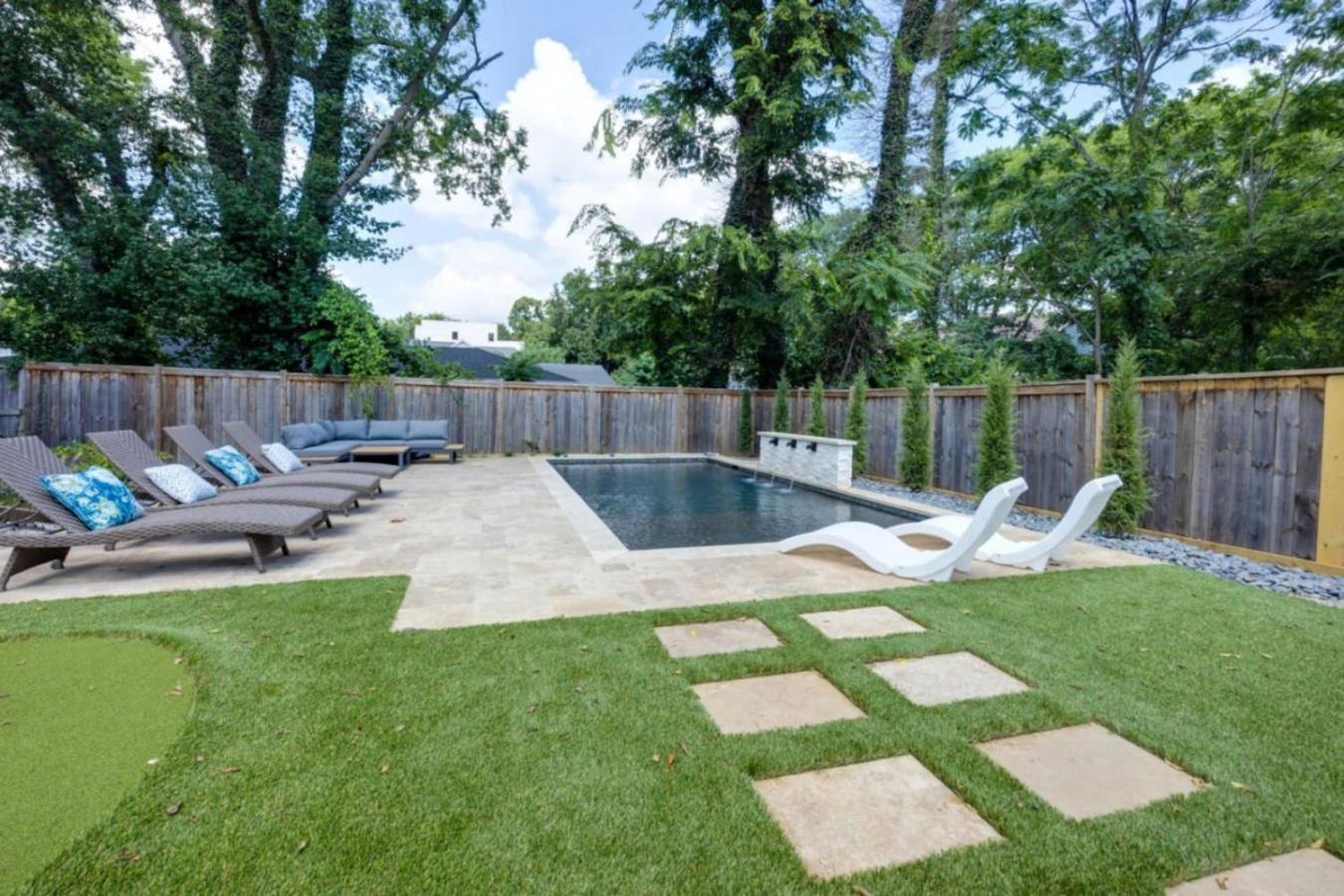 East Bliss Pool And Putt Putt Paradise Holiday home Nashville