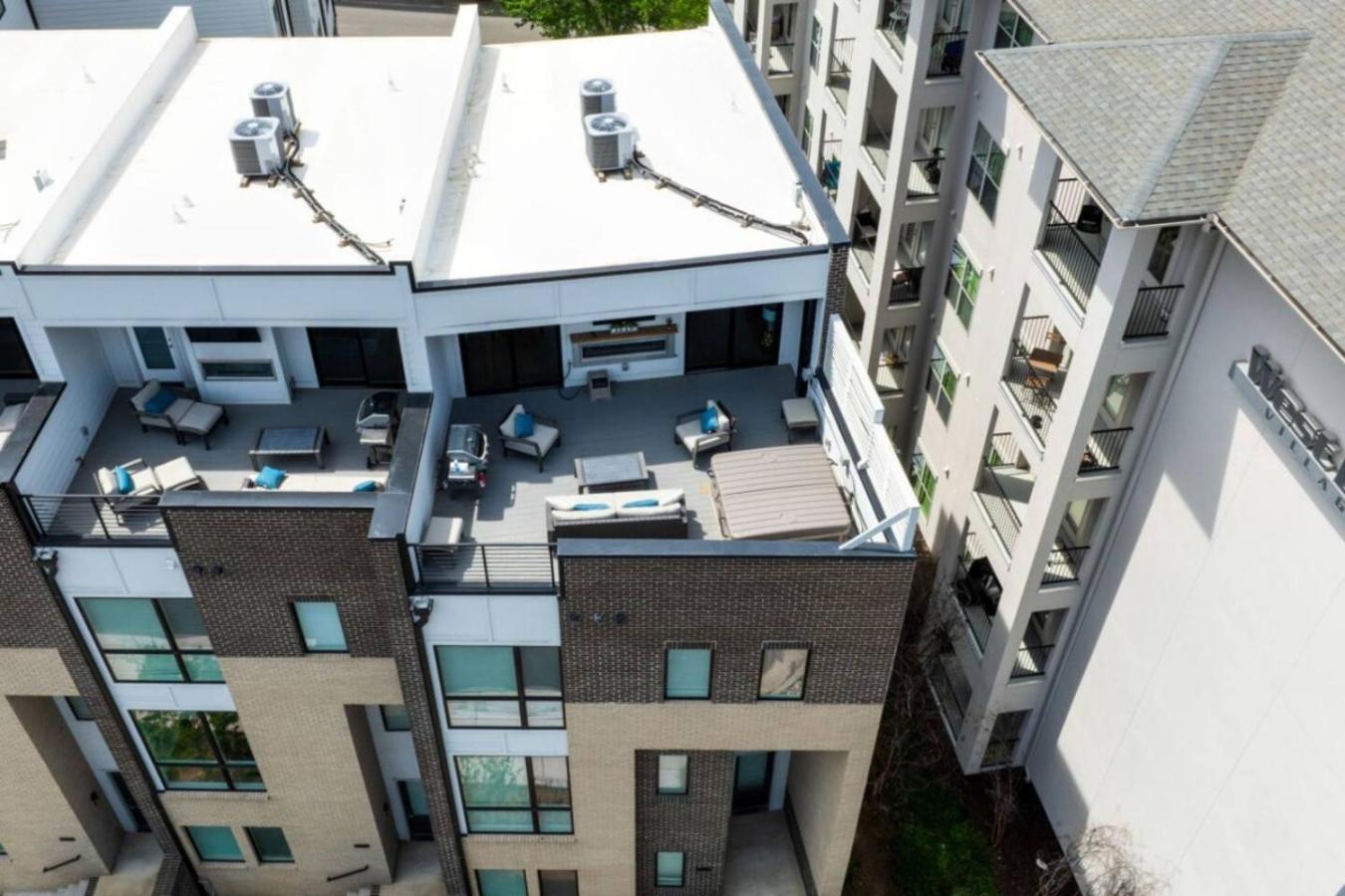 Holiday home Metro Charm - Rooftop Lounge - Hot Tub *