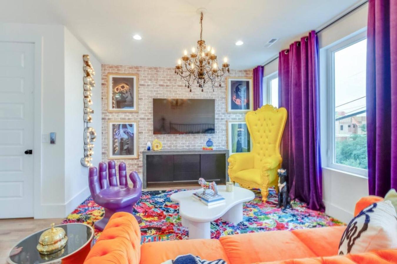The Ultimate Hip-hop Haven With Rooftop Patio Holiday home Nashville