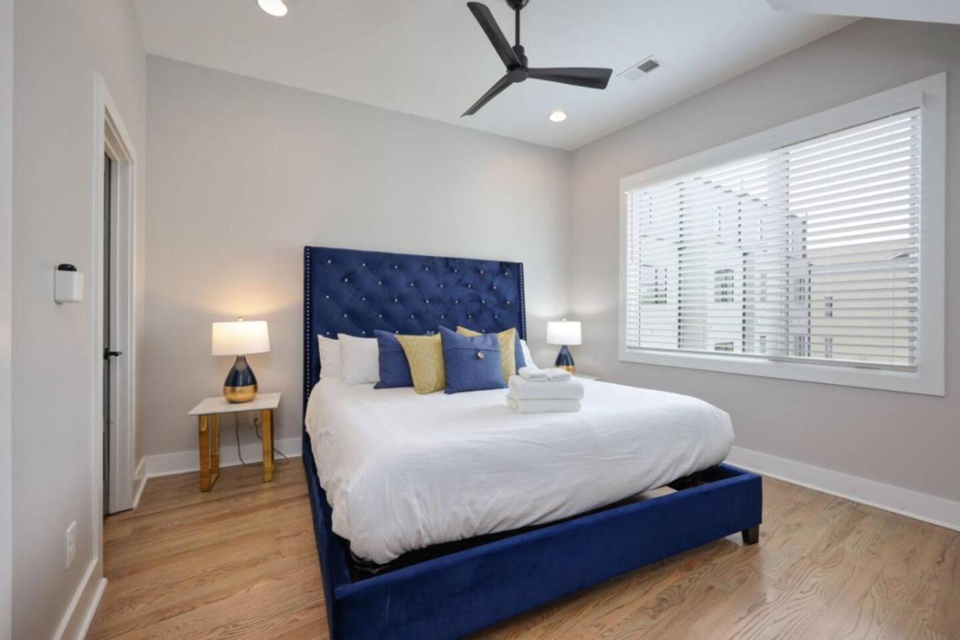 Holiday home Metro Charm - Rooftop Lounge - Hot Tub *