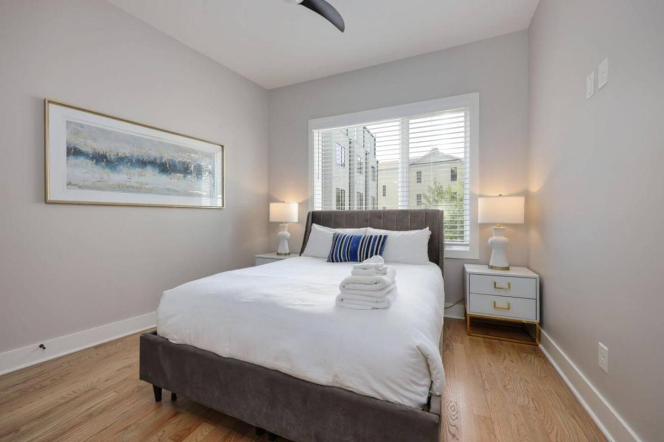 Metro Charm - Rooftop Lounge - Hot Tub Holiday home Nashville