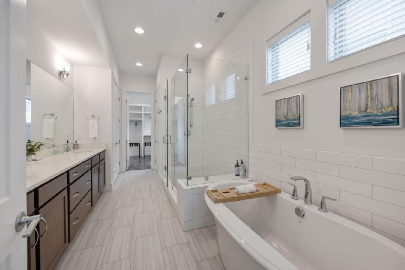 The Ivy 3 Bedroom 2.5 Bath In West End * Nashville