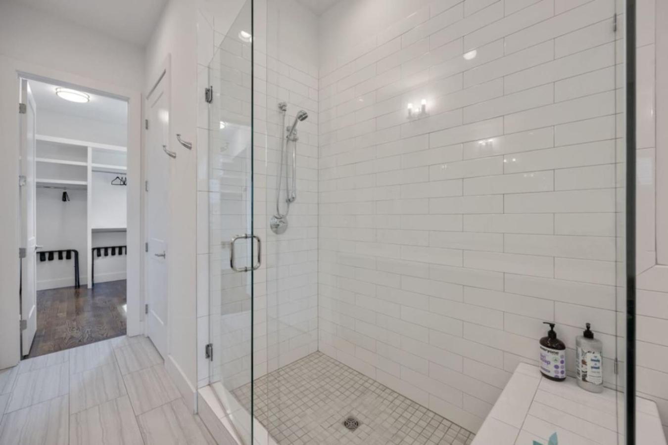 The Ivy 3 Bedroom 2.5 Bath In West End Holiday home *