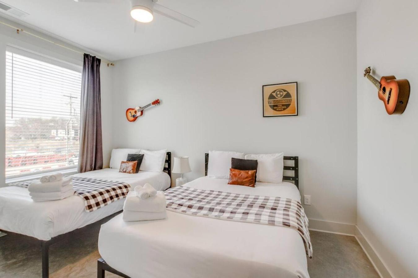 Harmony Of Dual Townhomes With 14 Beds Holiday home
