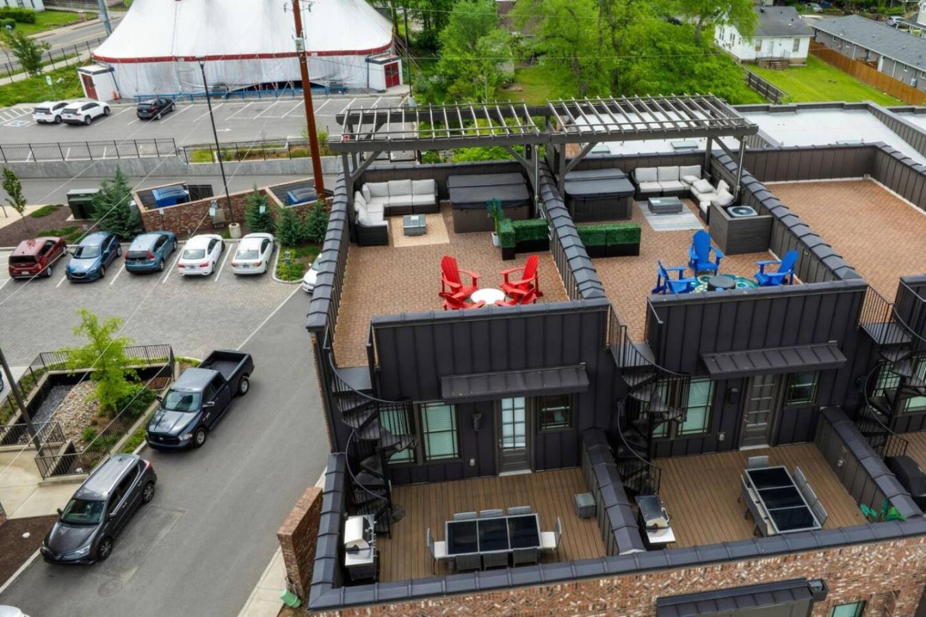 Holiday home Two Townhomes - Hot Tubs And Rooftop Balconies Nashville