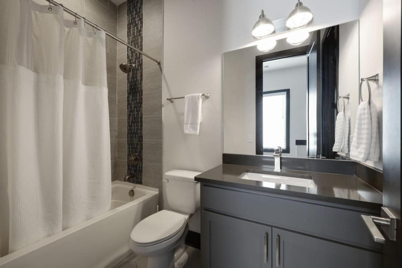 Two Townhomes- Rooftop Lounge- Hot Tub- Views * Nashville