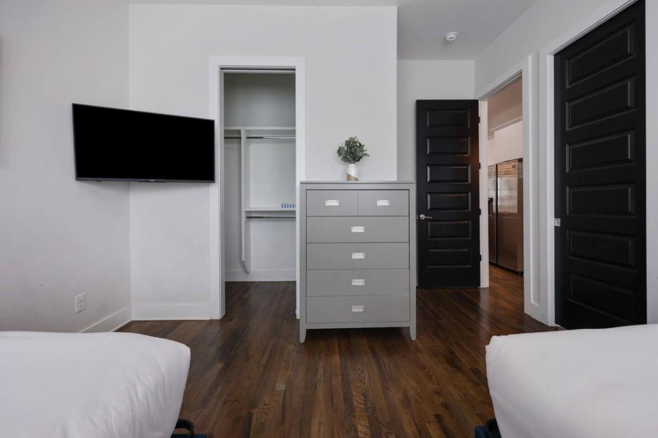 Two Townhomes - Hot Tubs And Rooftop Balconies *