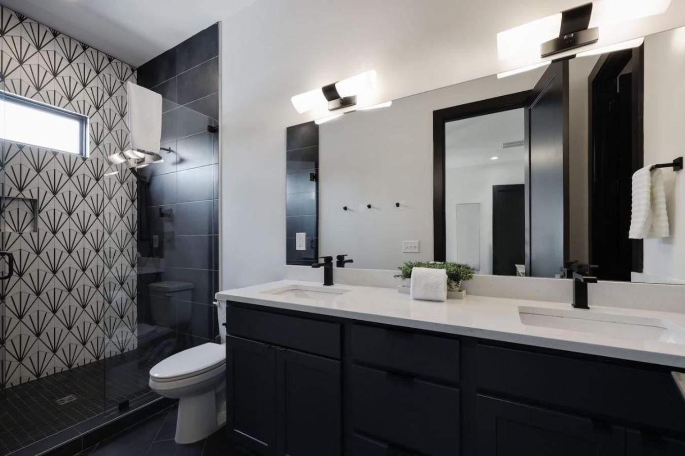 Two Townhomes- Rooftop Lounge- Hot Tub- Views * Nashville