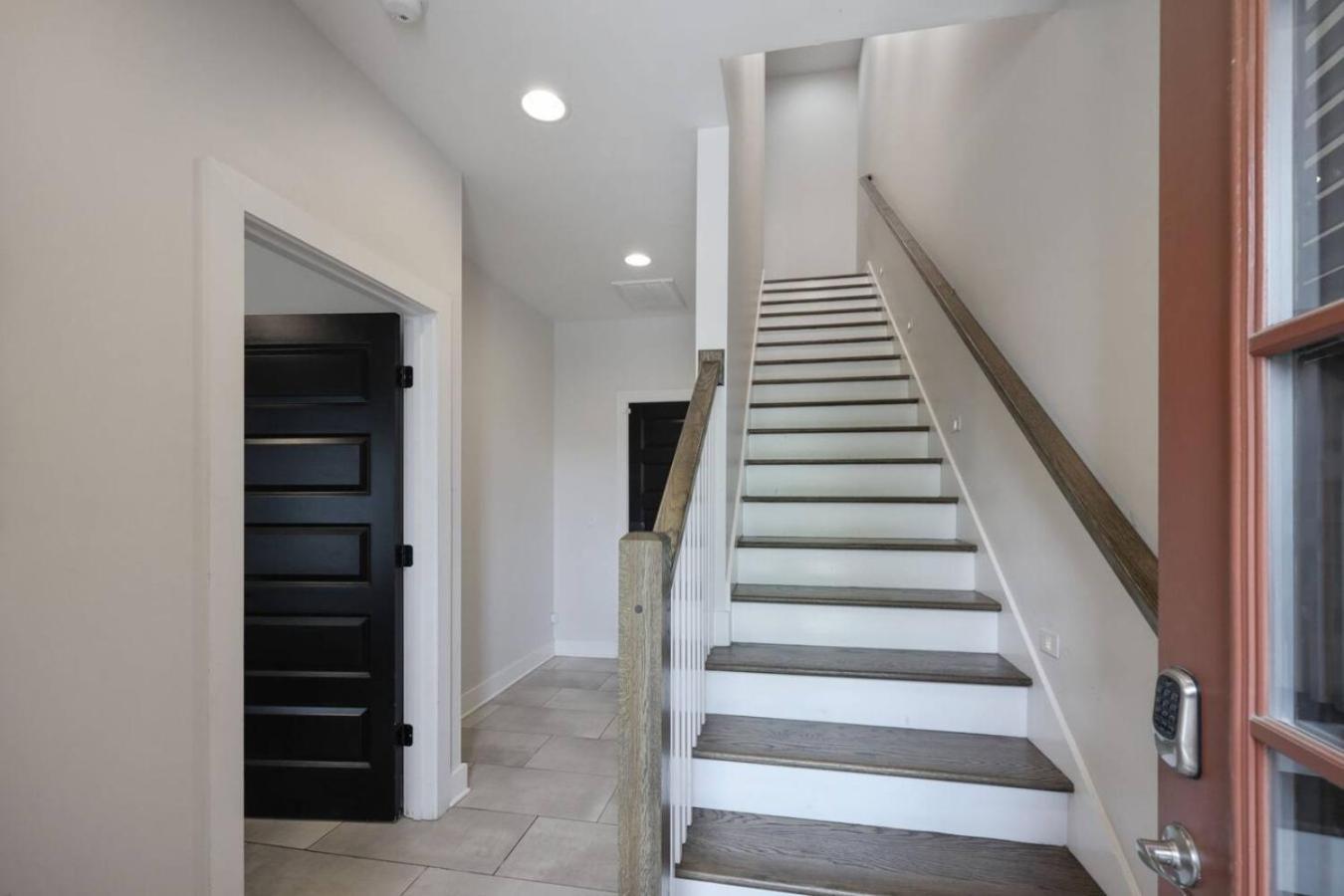 Holiday home Two Townhomes - Hot Tubs And Rooftop Balconies Nashville