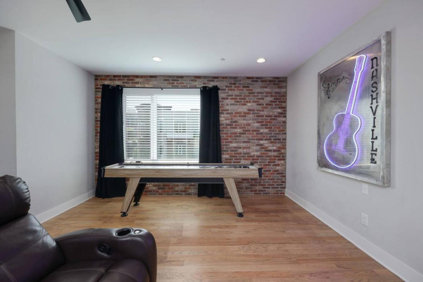 Holiday home Two Townhomes Rooftop Lounges With Skyline Views Nashville