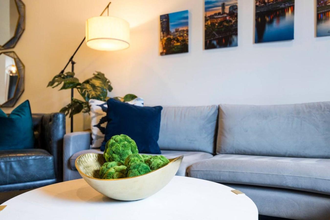 Holiday home Luxury Double Townhomes With Two Huge Sky Rooftops *