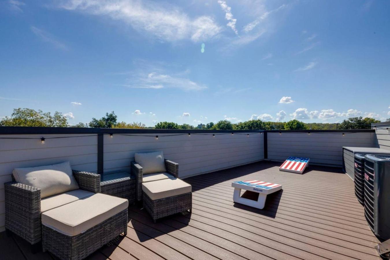 Music Abode And Cowgirl Up Dual Townhomes Holiday home *