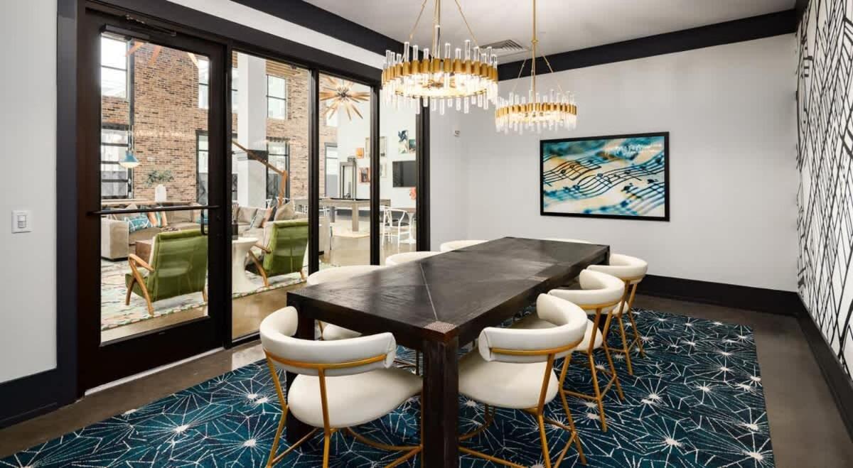Apartment 5min To Dt Pool King Bed Full Gym Parking Nashville