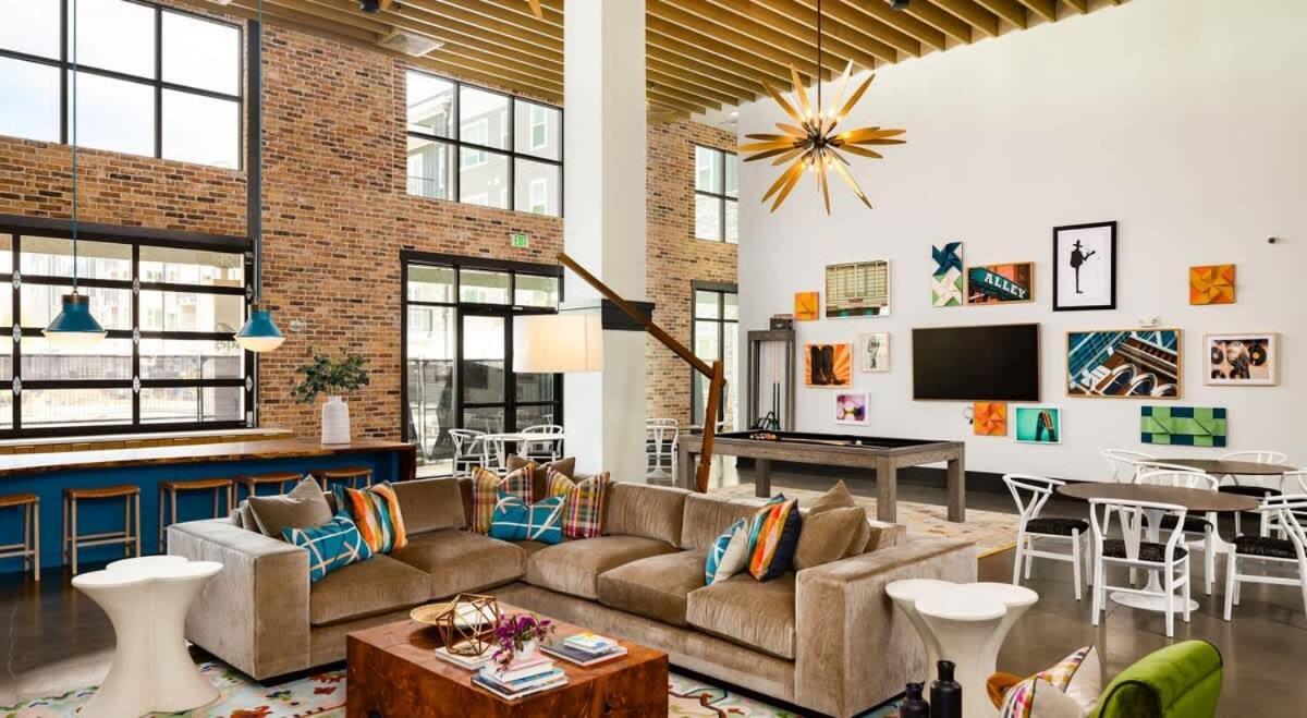 Apartment 5min To Dt Pool King Bed Full Gym Parking Nashville