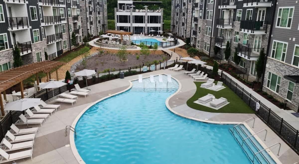 5min To Dt Pool King Bed Full Gym Parking Apartment *