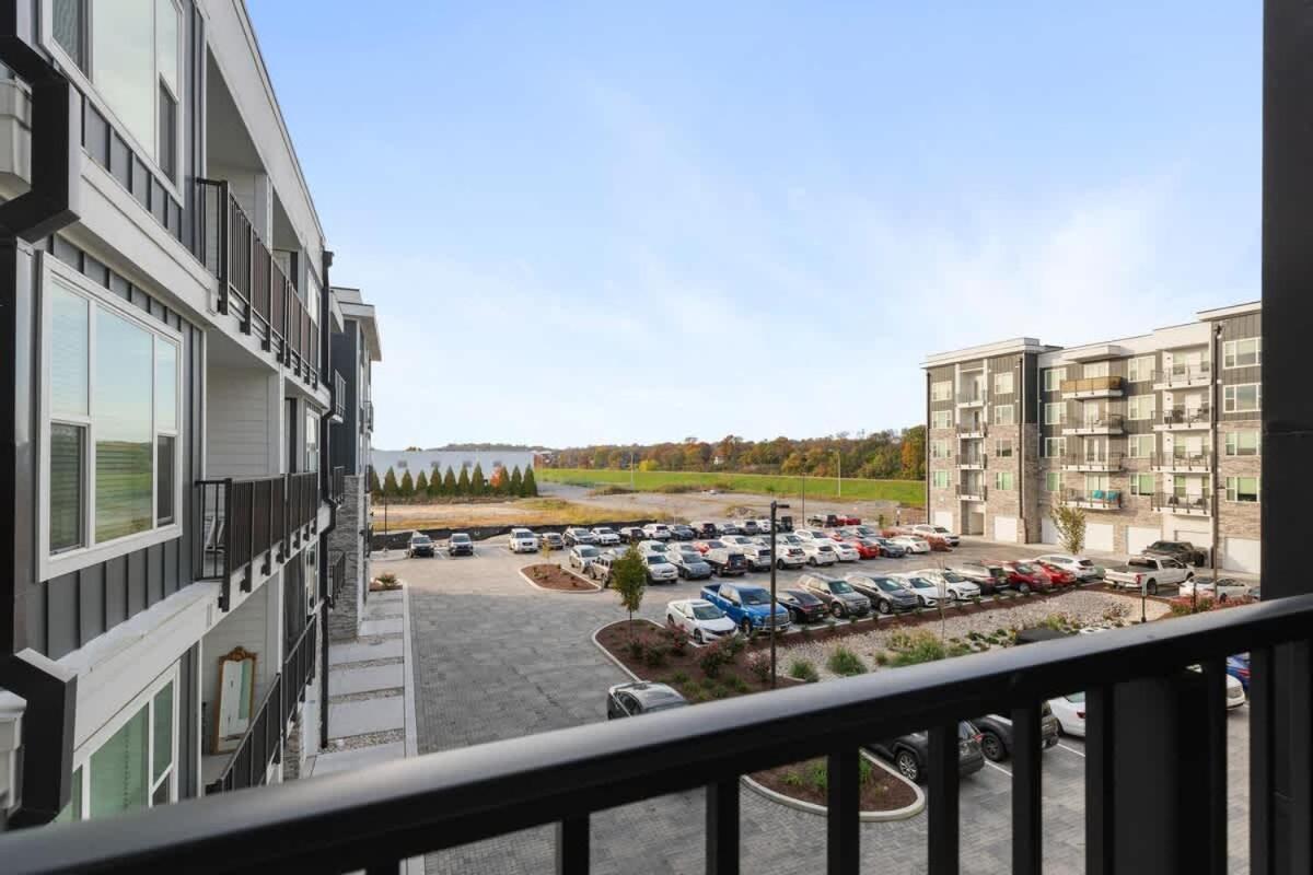 Apartment 5min To Dt Pool King Bed Full Gym Parking Nashville