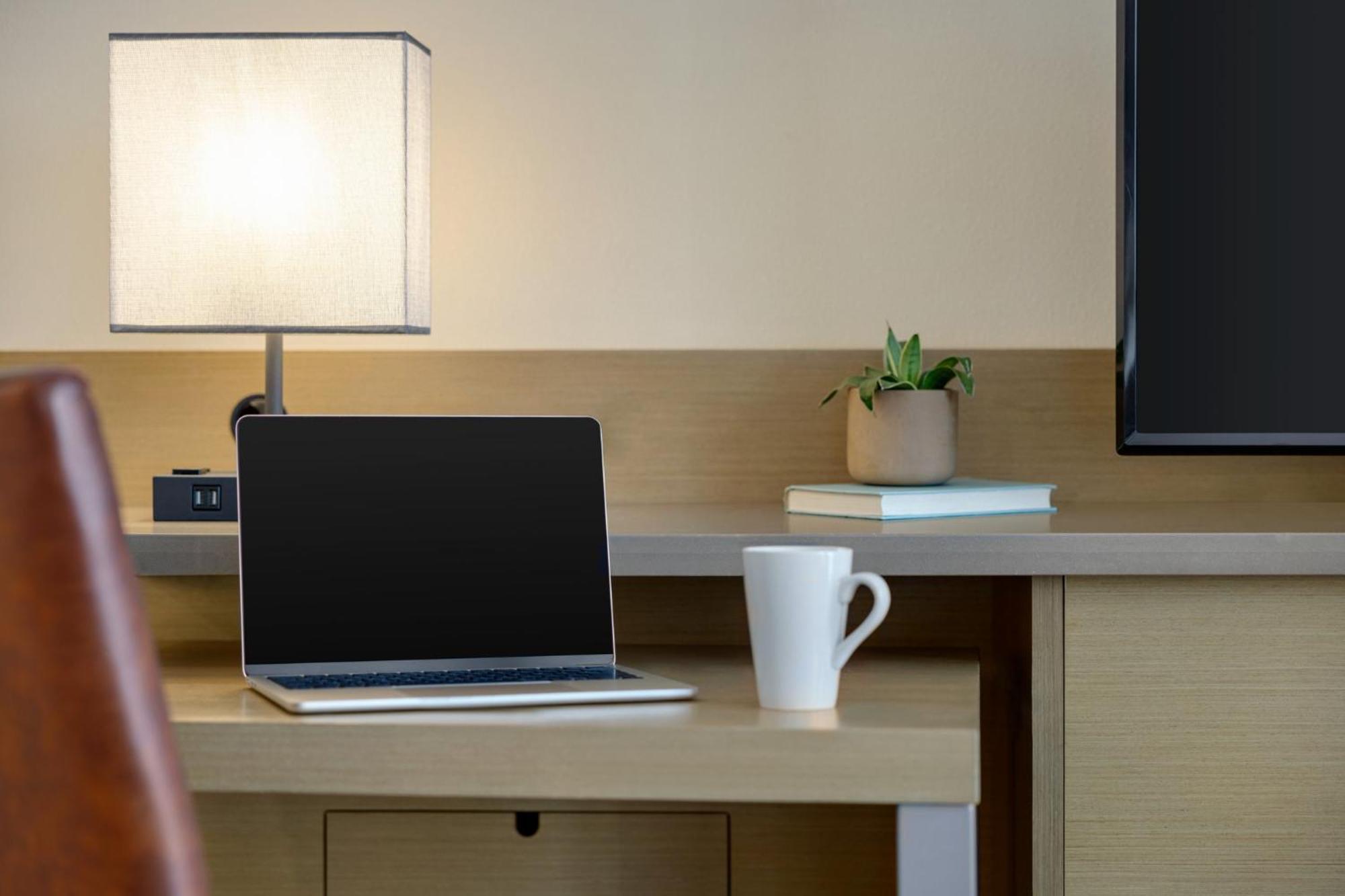 Hotel Holiday Inn & Suites Nashville Downtown - Broadway By Ihg 3*