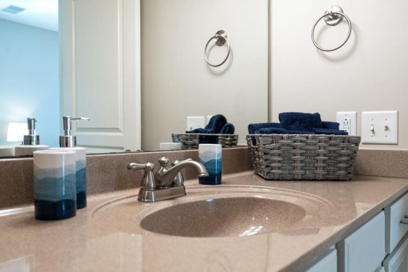 Bring Friends - Extra Large Holiday home *