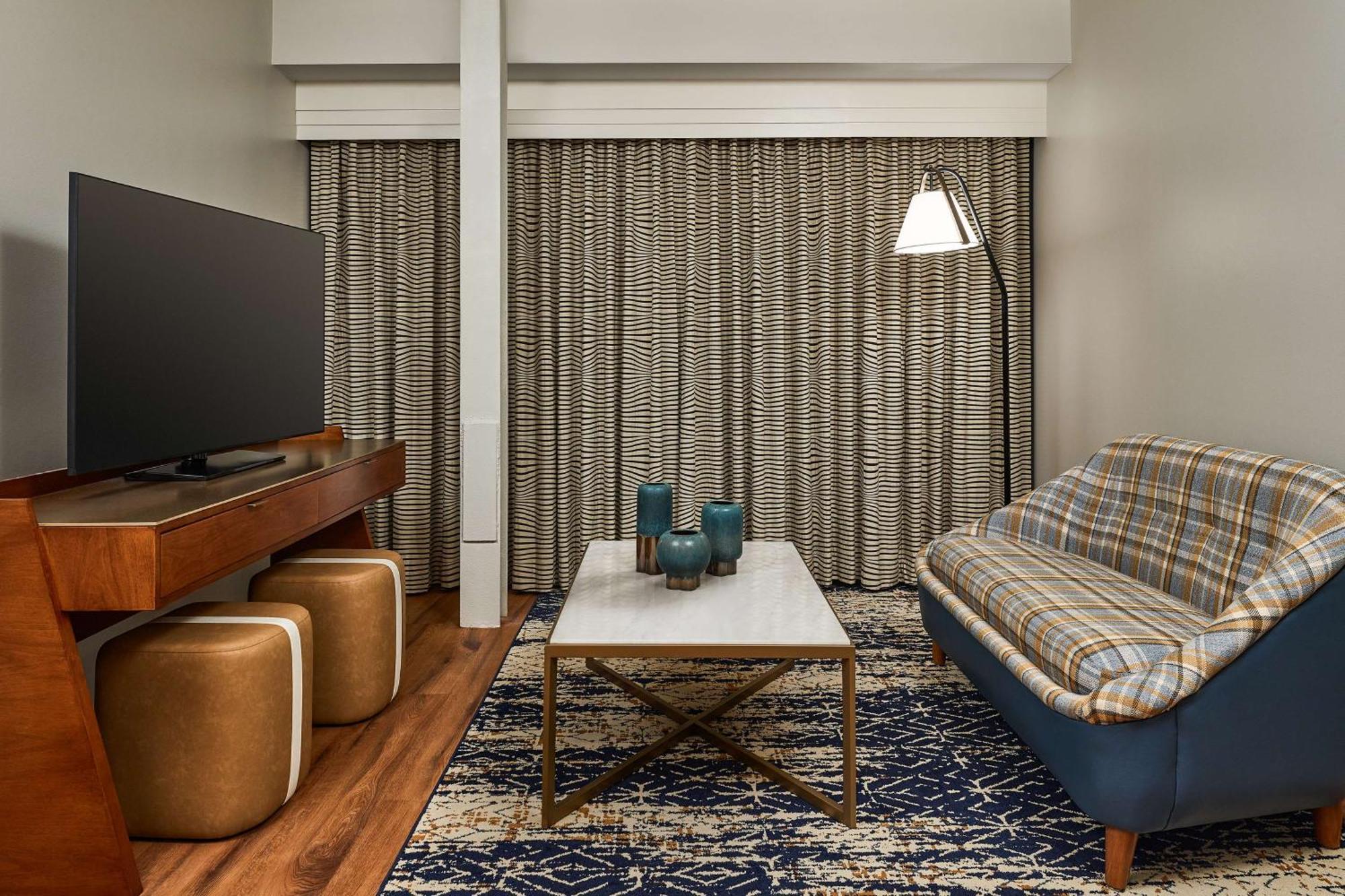 The Bankers Alley Nashville, Tapestry Collection By Hilton Hotel