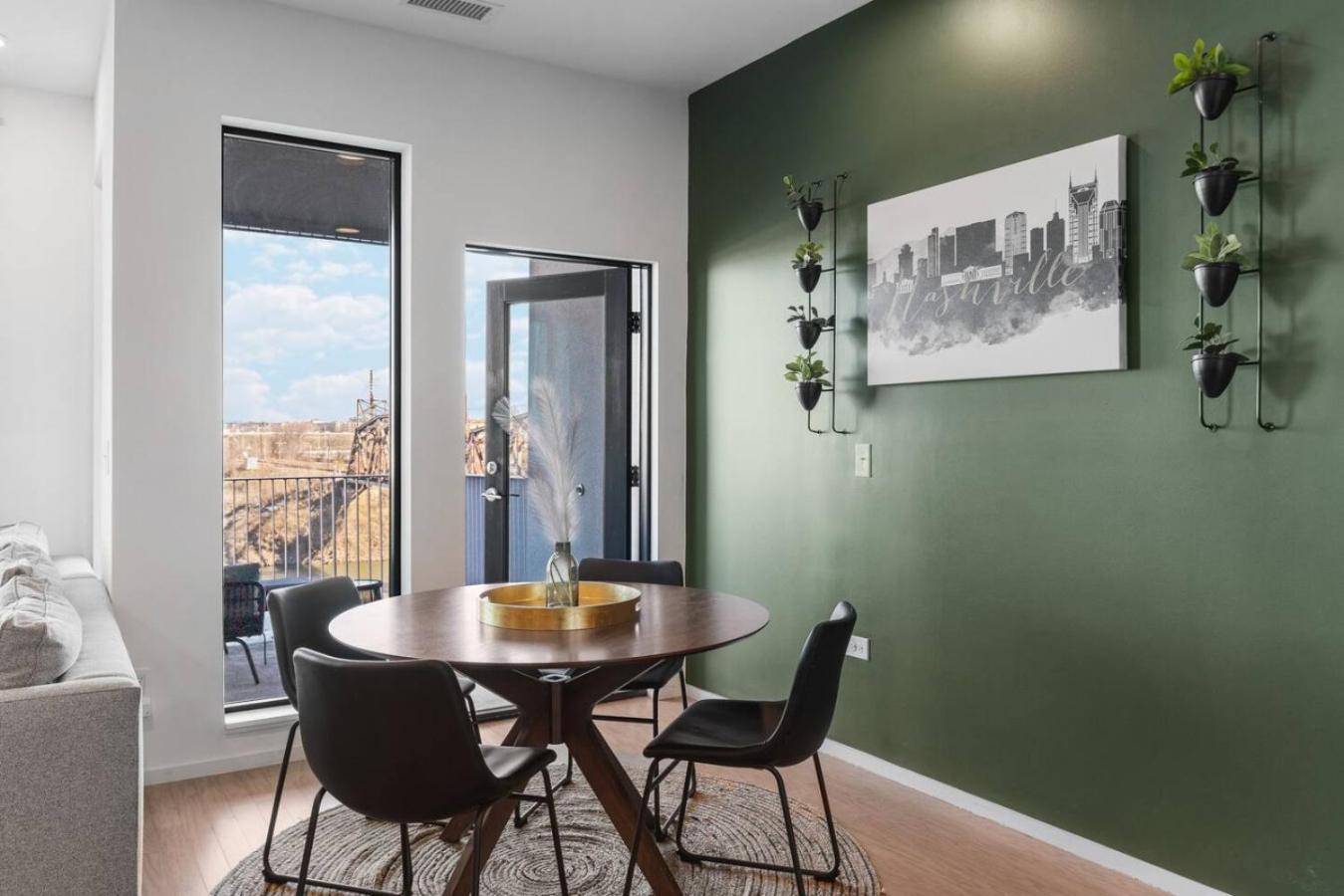 Holiday home Luxury Riverview With Patio Walk To Broadway Nashville