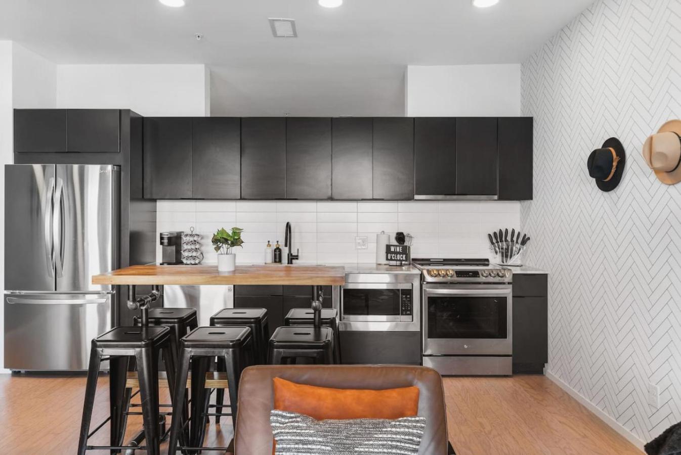 Holiday home Luxury Riverview With Patio Walk To Broadway *
