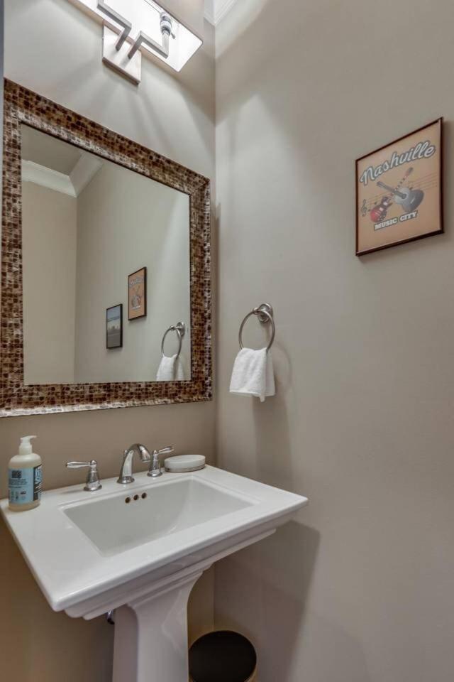 Holiday home In Twin Homes At Belmont In King Beds