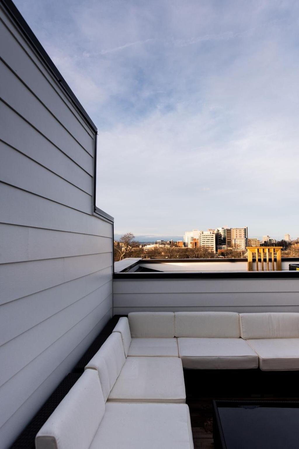 Luxury Twin Homes Near Downtown