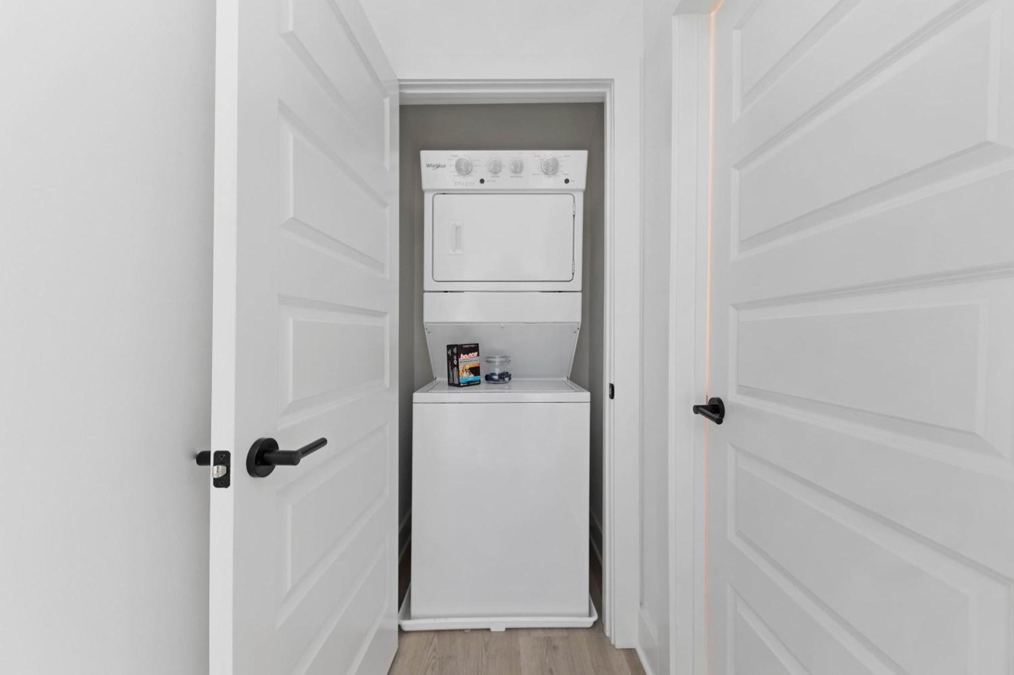 The Aster - Rooftop Patio 2 Miles To Broadway *