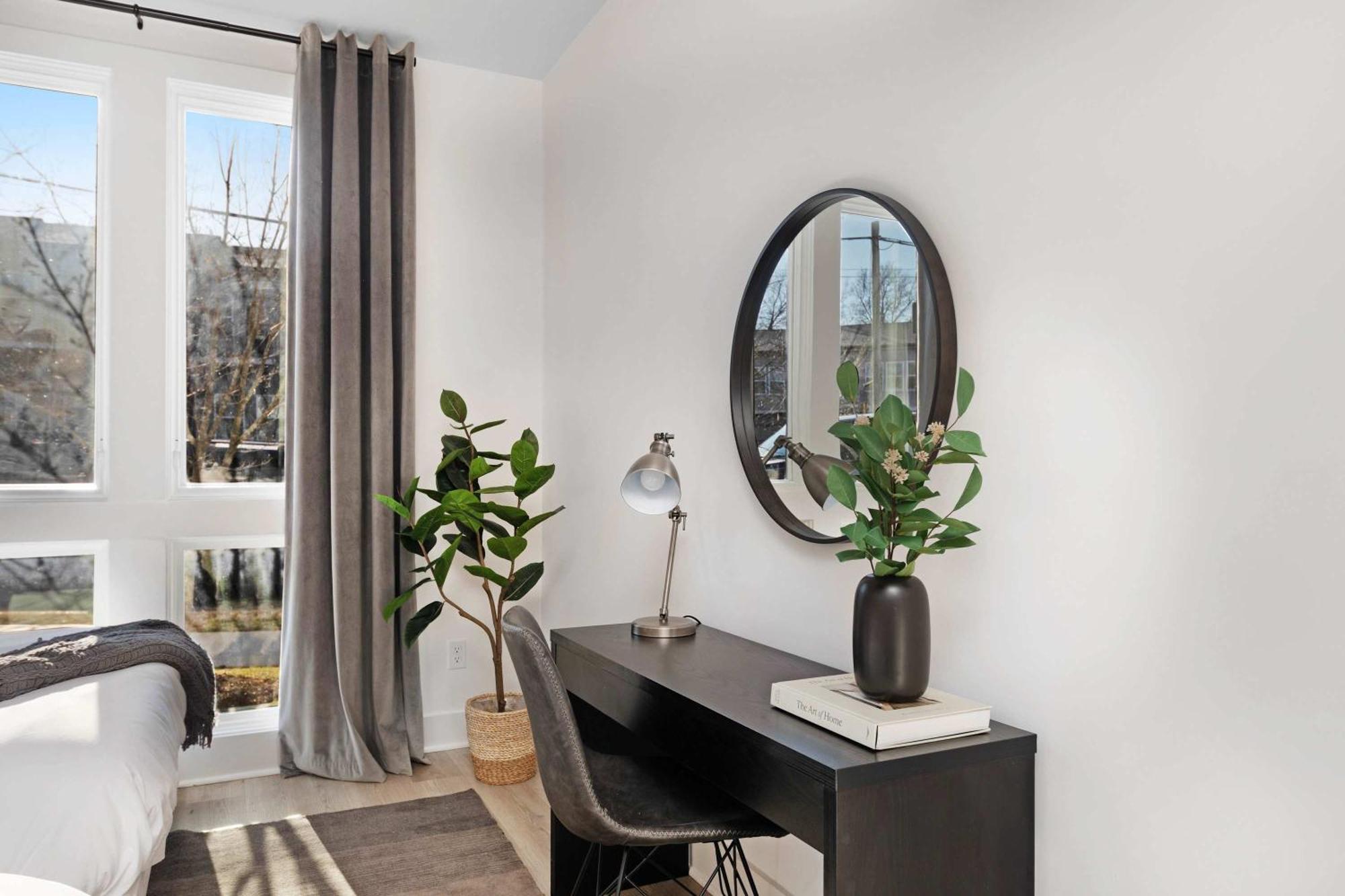 The Camellia - Rooftop Patio & Dog Friendly! Nashville
