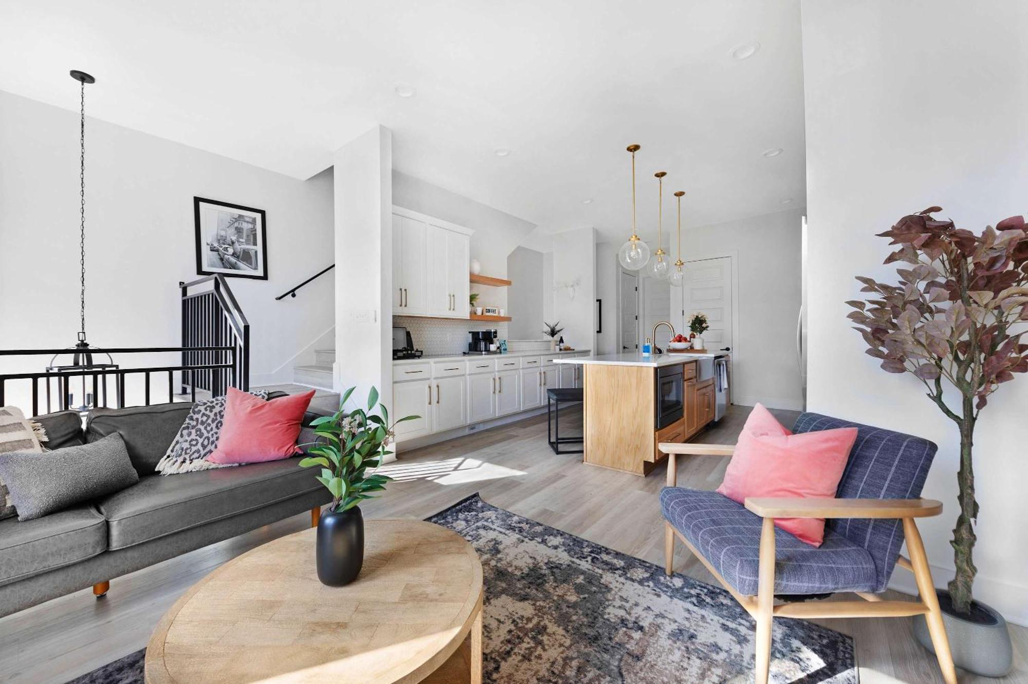 The Camellia - Rooftop Patio & Dog Friendly! * Nashville