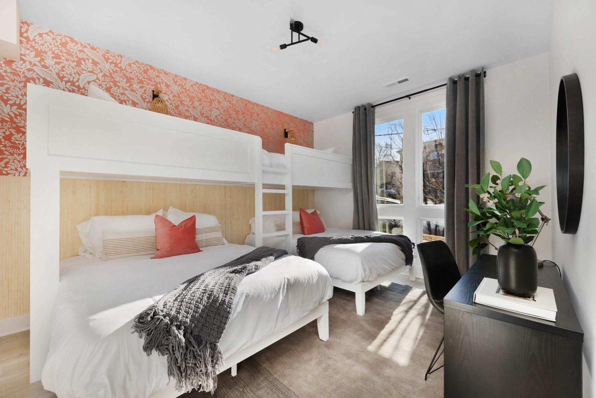 The Camellia - Rooftop Patio & Dog Friendly! Holiday home *