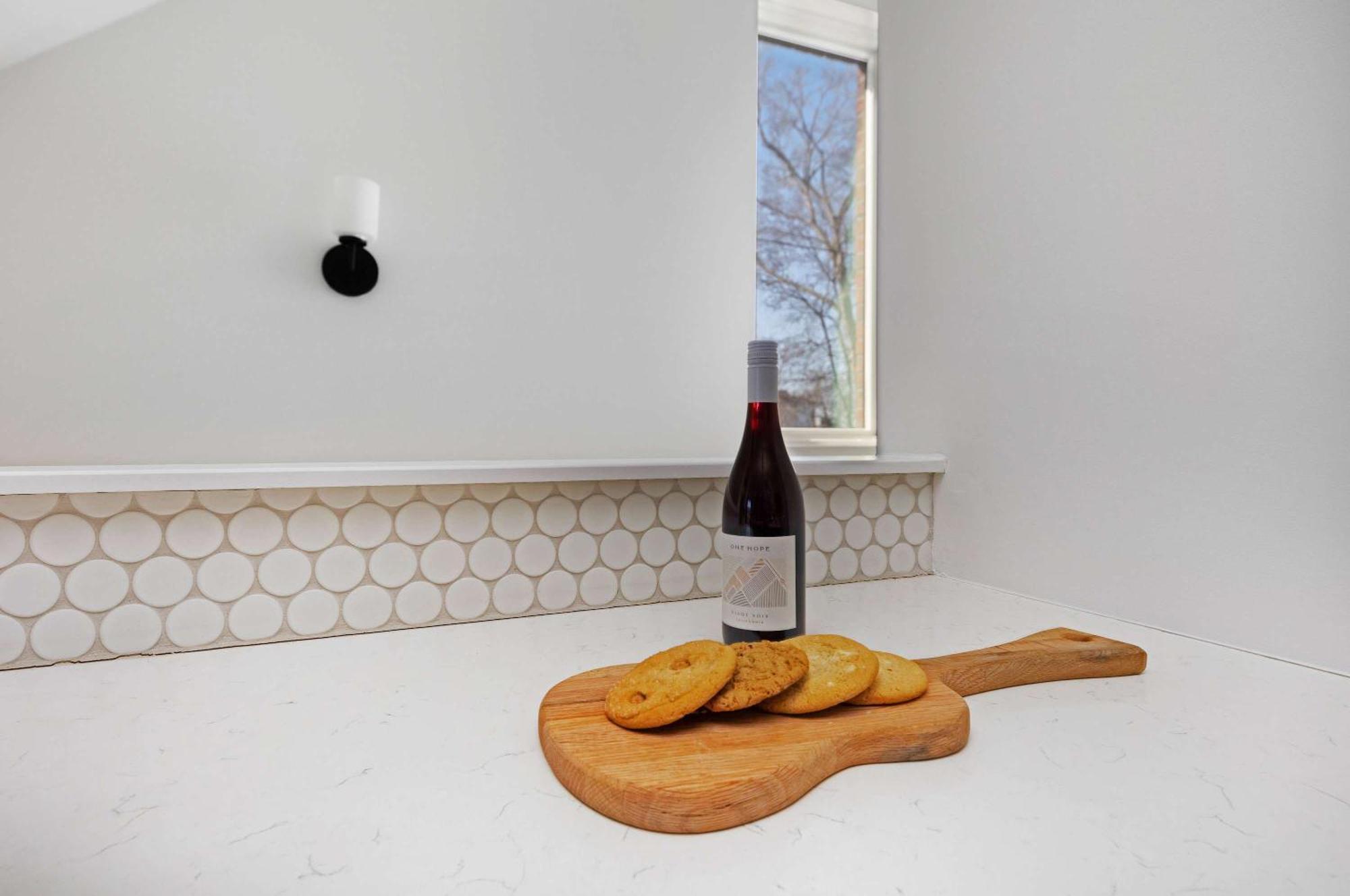 The Aster - Rooftop Patio 2 Miles To Broadway Holiday home *