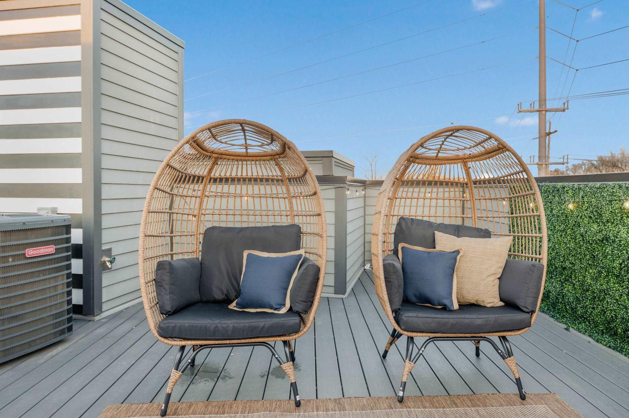 The Trillium - Beautifully Designed With Rooftop Holiday home