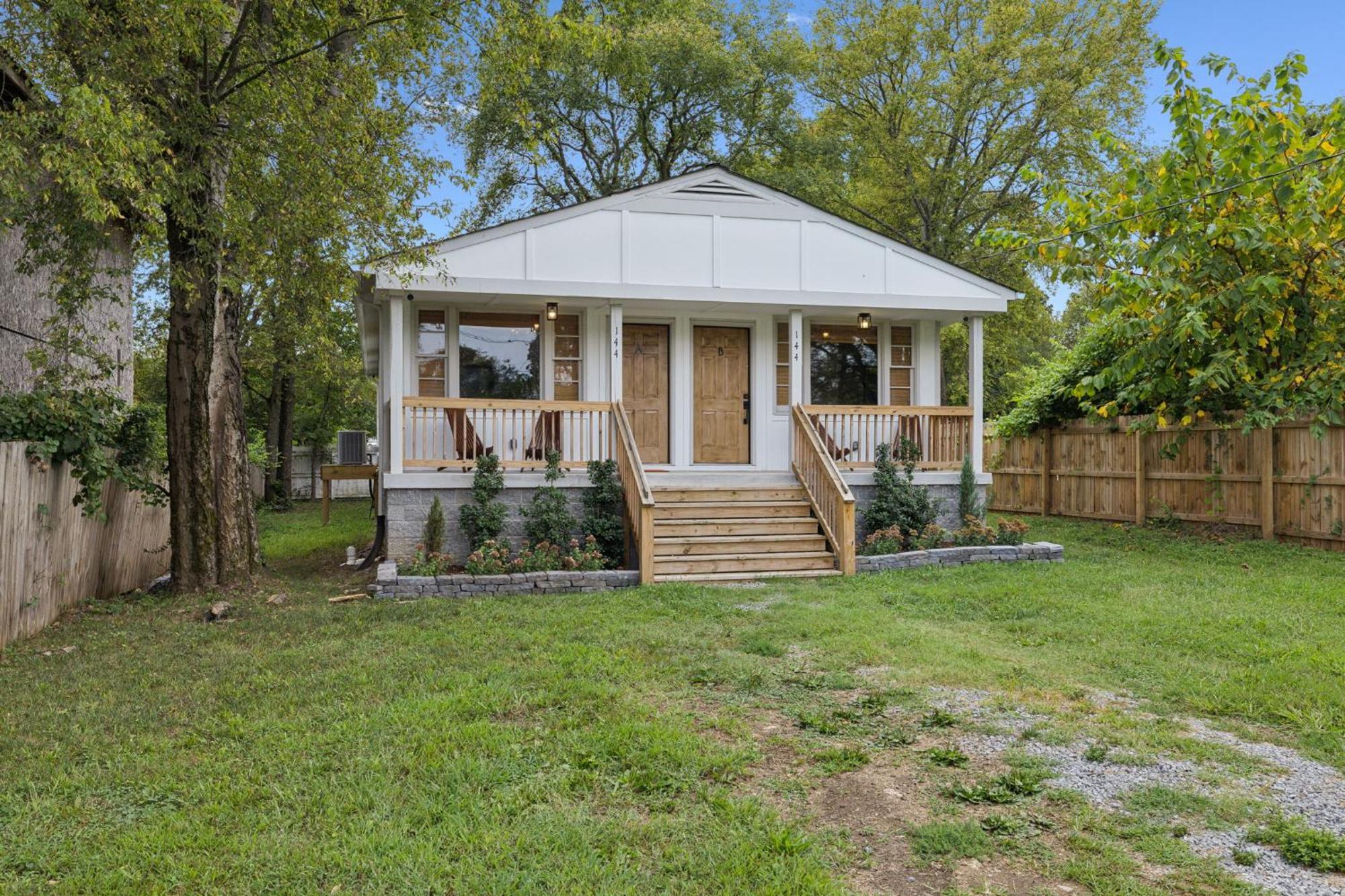 Vibey Unit In Duplex