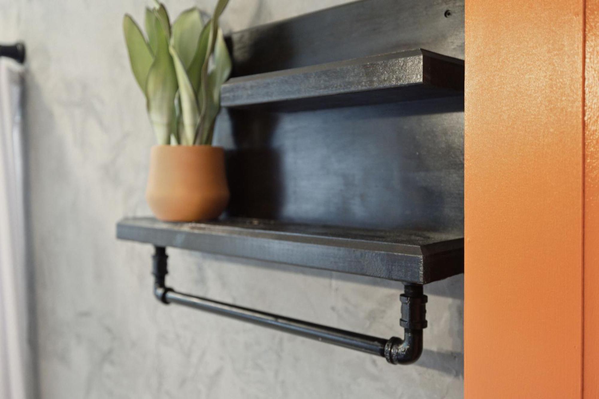 Vibey Unit In Duplex Apartment *