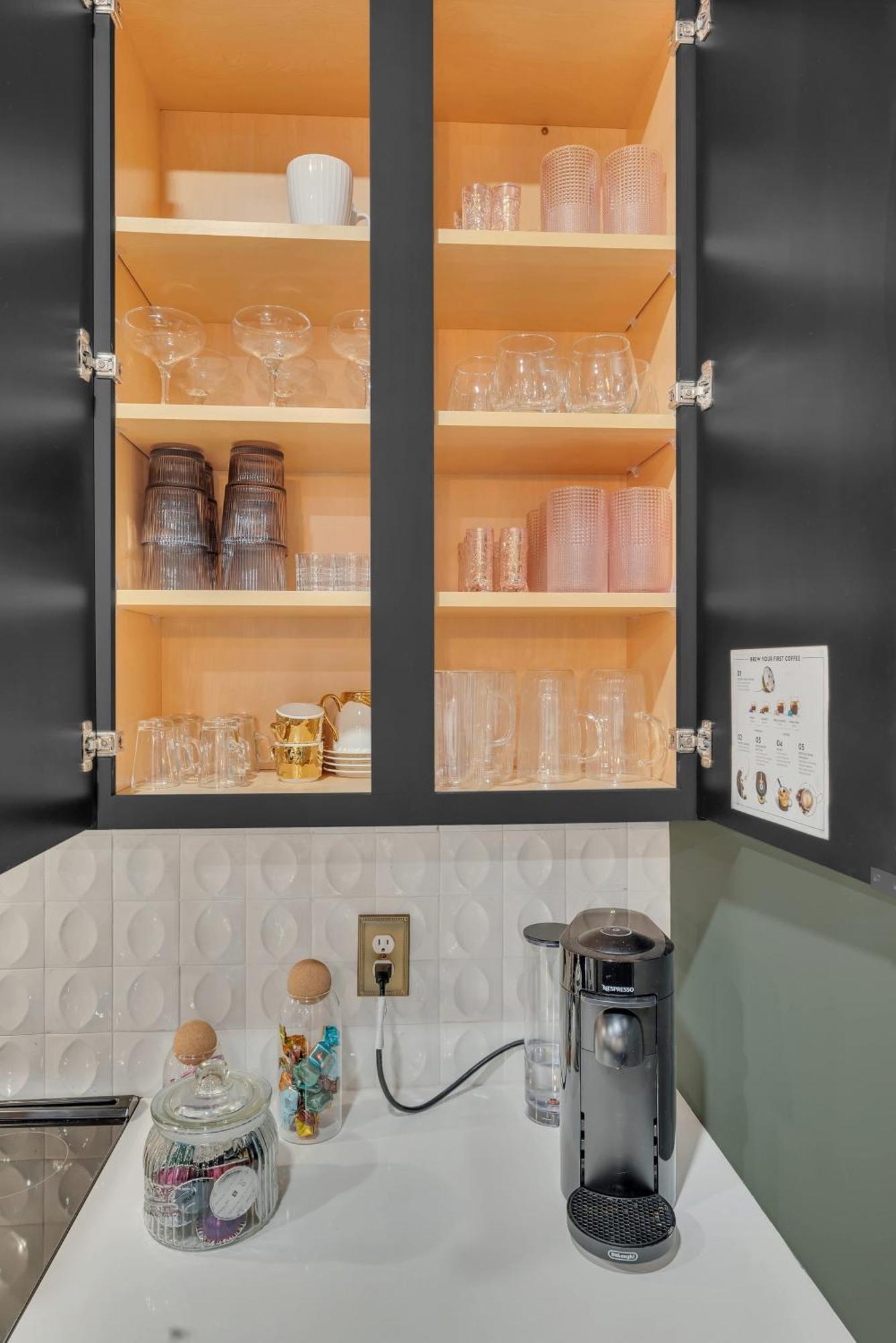 The Lounge Close To Broadway * Nashville