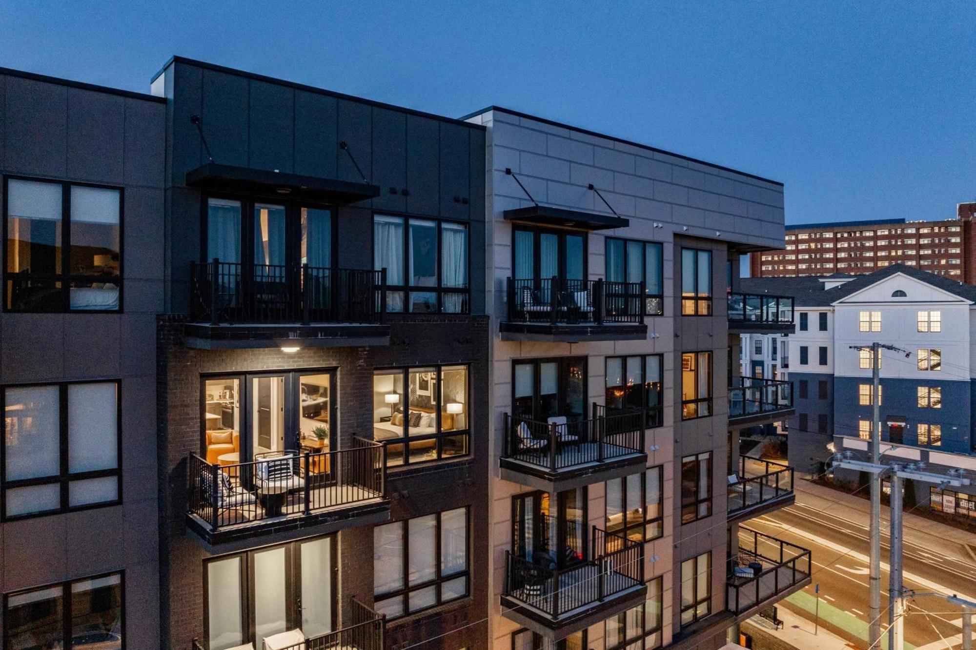 Holiday home Prime Walkable Midtown Location Pool Gym Outlaws Den By Avantstay Nashville